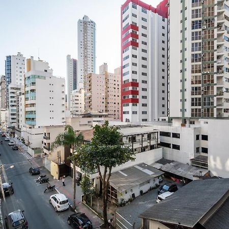 Em Frente Ao Shopping Atlantico! Com Sacada, Garagem E Ar Condicionado Apartman Balneário Camboriú Kültér fotó