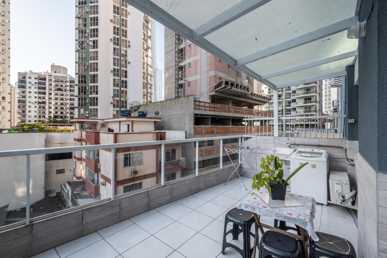 Em Frente Ao Shopping Atlantico! Com Sacada, Garagem E Ar Condicionado Apartman Balneário Camboriú Kültér fotó
