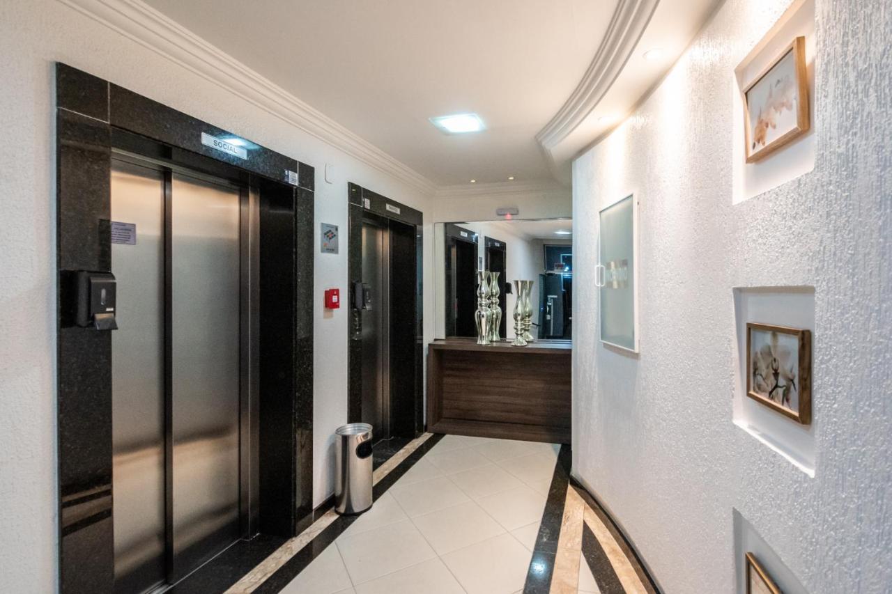 Em Frente Ao Shopping Atlantico! Com Sacada, Garagem E Ar Condicionado Apartman Balneário Camboriú Kültér fotó